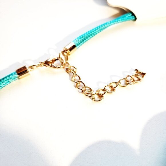 Turquoise Geometric pendant statement necklace - Picture 7 of 8